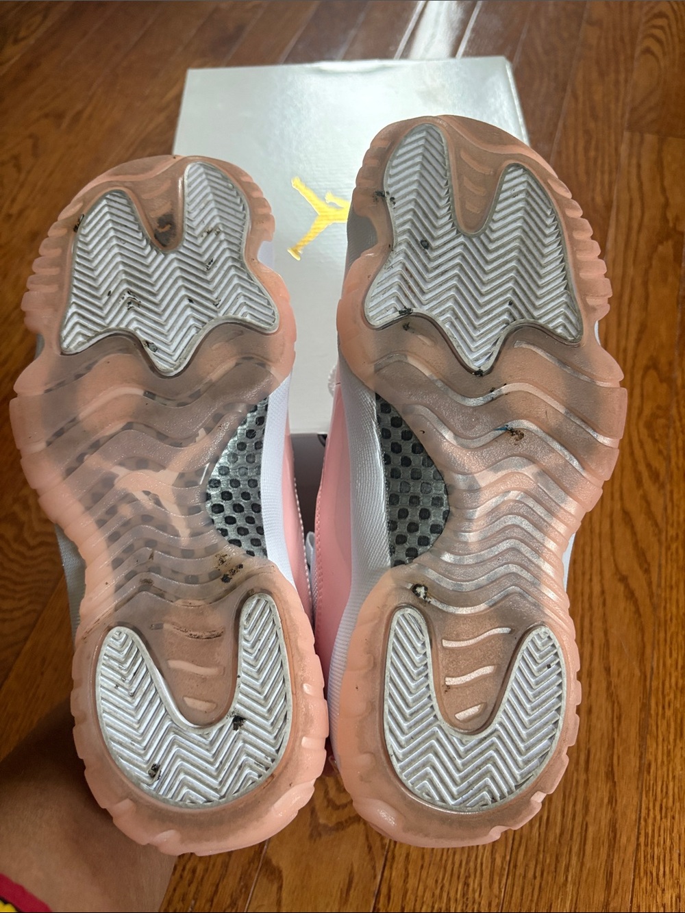 Nike Women's Low-Top Sneakers in Light Pink and White - Picture 5 of 9